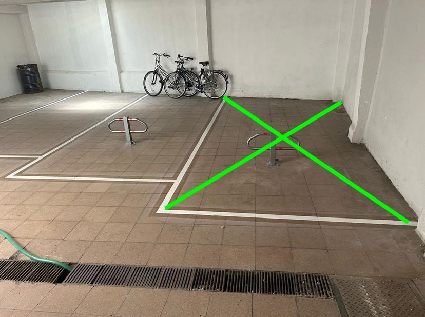 Garage à vendre
                    à 9800 Deinze